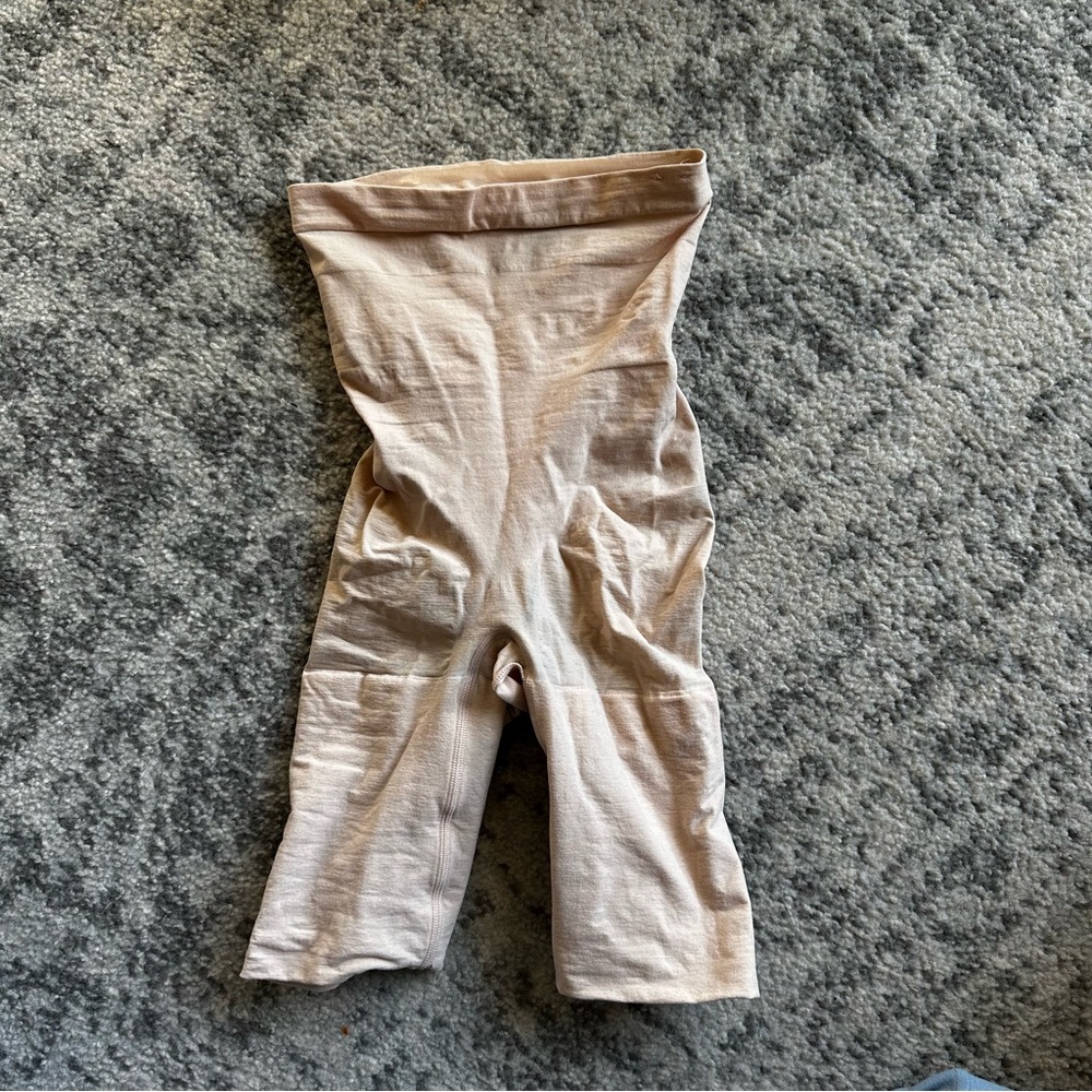 Spanx sculpt seamless power high waisted shorts - Picture 2 of 11